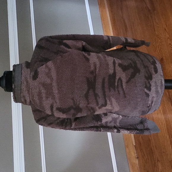 SoundStyle 3/4 Zip Camo Sweatshirt - Picture 5 of 11